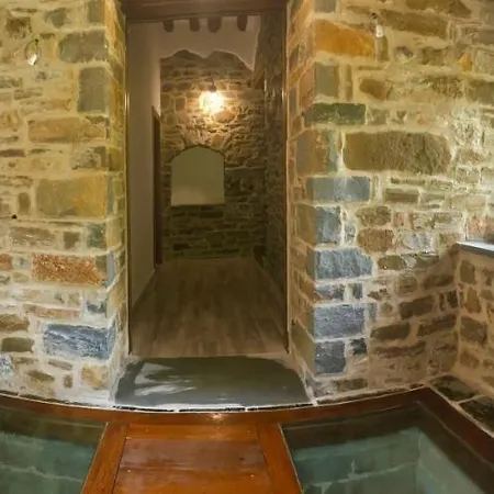 Apartamentos Bajo Pena Apartamentos Sanlorien El Pueyo de Araguás Esterno foto